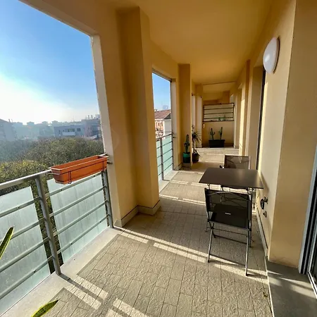Agrippa Terrace Milánó